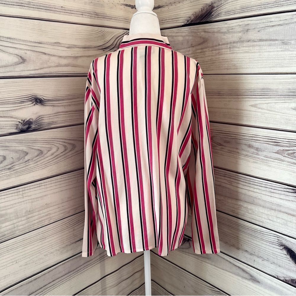 Gloria Vanderbilt Cream & Pink Silk Button Down Shirt - Picture 4 of 5